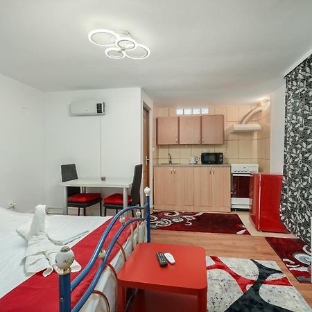 Stone Gate Apartment #3 Βουκουρέστι Εξωτερικό φωτογραφία