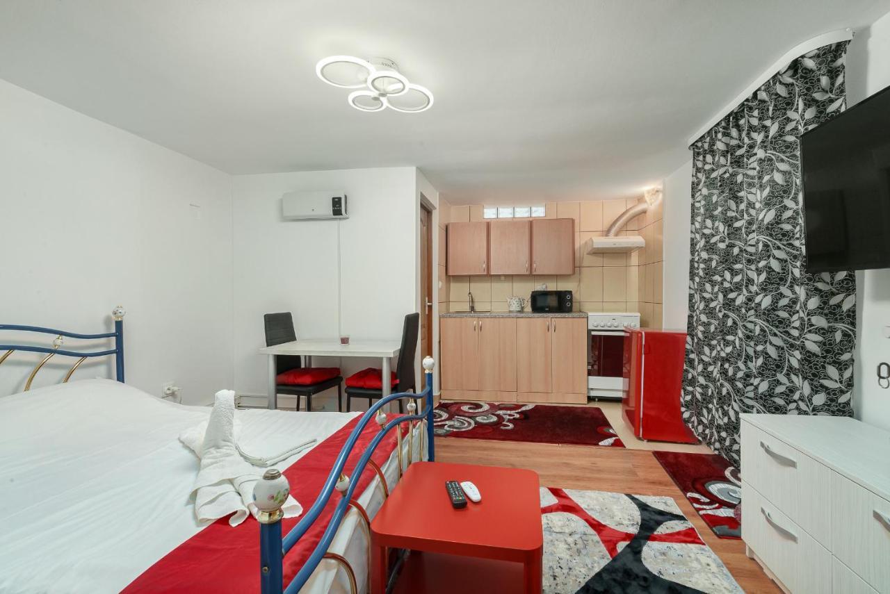 Stone Gate Apartment #3 Βουκουρέστι Εξωτερικό φωτογραφία